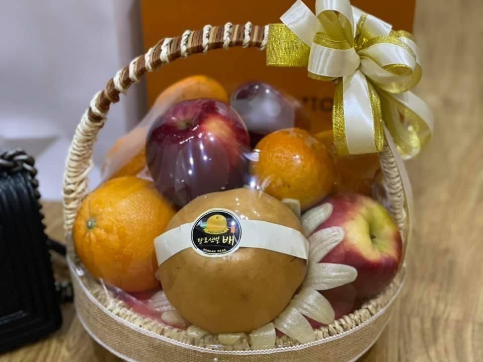 Đàm Vĩnh Hưng chia sẻ về 140 triệu trích ra từ tiền cứu trợ lũ lụt, Hoàng Thuỳ Linh xuất hiện trên Quảng trường Thời đại Mỹ