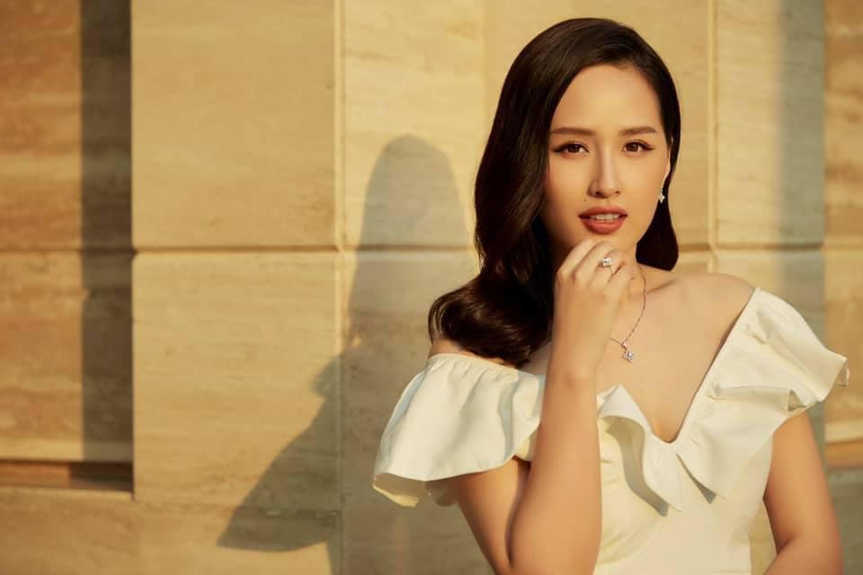 Hà Kiều Anh đáp trả thắc mắc về thân phận 'công chúa'; Hồ Ngọc Hà bức xúc khi bị nói mang con ra câu like