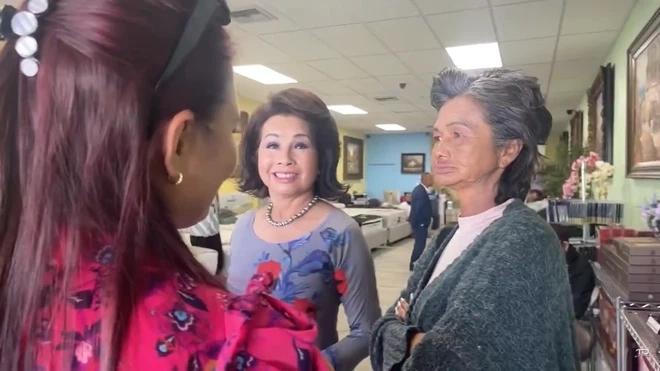 NS Kim Ngân xuất hiện với dáng vẻ xinh đẹp bất ngờ; Tuấn Hưng lao xuống vỉa hè hát cùng đoàn người khiếm thị