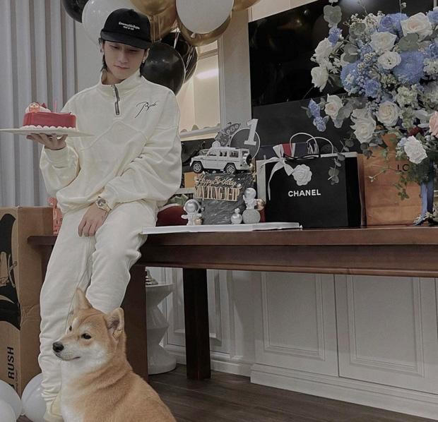 Chi Pu đi khắp TP HCM phát quà cho người nghèo; Hoà Minzy ủng hộ 100 triệu mua vaccine phòng COVID - 19; Sơn Tùng MTP mừng sinh nhật độc - lạ