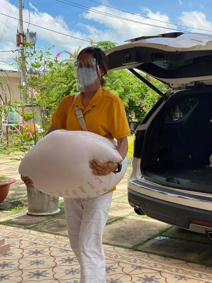 Phi Nhung đăng tâm thư nói về thiện nguyện; Quang Lê bị chỉ trích vì phát ngôn nhạy cảm khi livestream cạnh Ngân 98