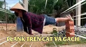 Nguyên do NSND Công Lý nhập viện; Phương Thanh cắt rau muống gửi tặng các khu phong tỏa; Trường Giang làm phụ hồ