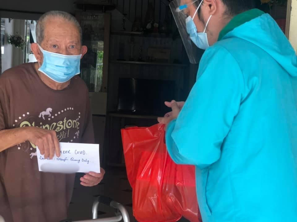 Mối quan hệ hiện tại của Chí Nhân và Thu Quỳnh hậu ồn ào đấu tố ly hôn; NS Mạc Can về quê nhà chống dịch, ăn cơm nguội cả tháng