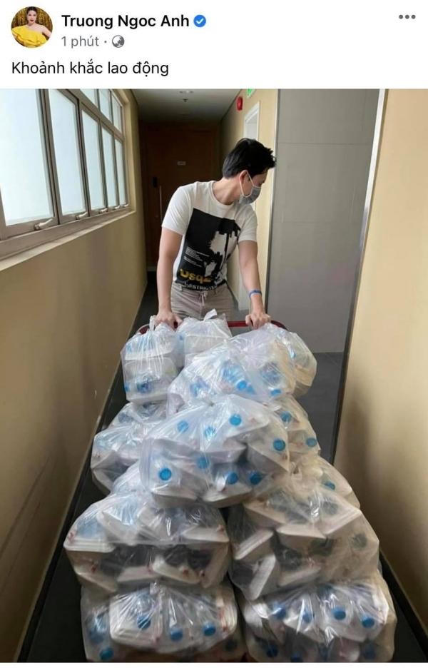 Việt Hương tức giận khi bận làm từ thiện vẫn bị kiếm chuyện; Thanh Lam khoe khảnh khắc tình tứ với chồng sắp cưới trong lúc giãn cách