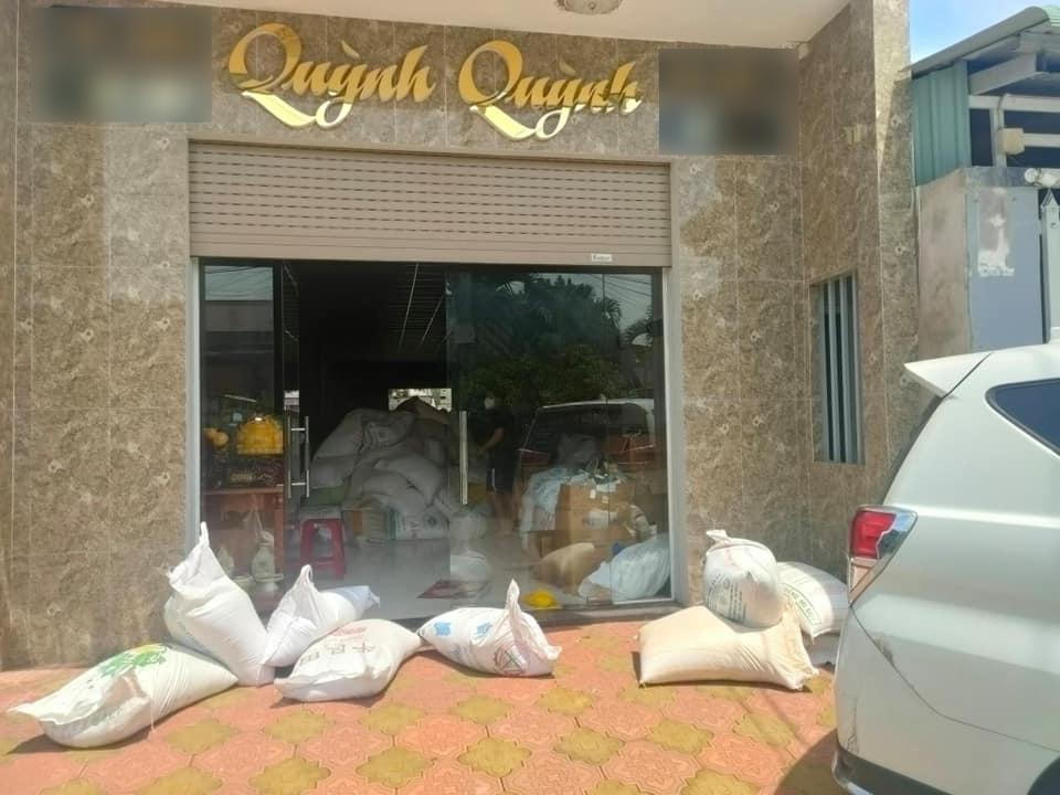 Phan Hiển chia sẻ lý do Khánh Thi livestream khóc lúc nửa đêm; Việt Hương đi phun sơn bình oxy, tránh bị đem bán sau khi sử dụng