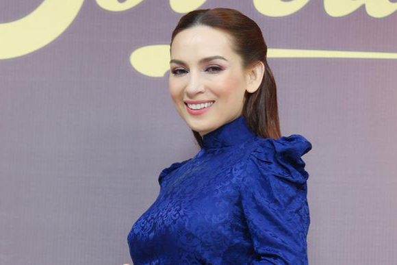 Trang Trần thông báo lý do dừng làm từ thiện; Xuân Lan phủ nhận tin gia đình Phi Nhung kêu gọi quyên góp