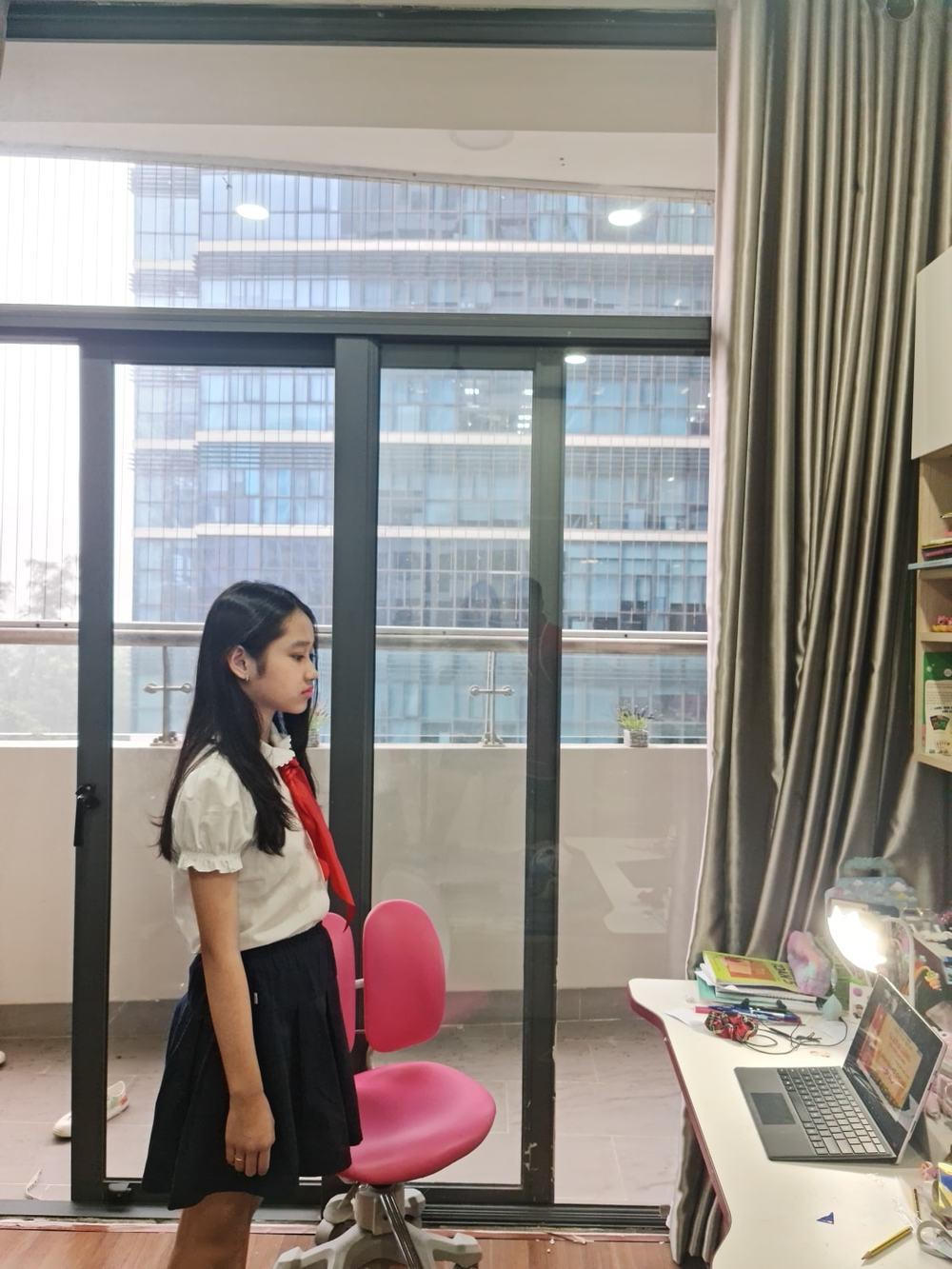 Dàn sao Việt hào hứng dự lễ khai giảng online của con; Phạm Hương tiết lộ niềm vui bất ngờ