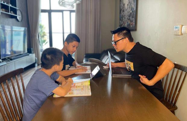 Dàn sao Việt hào hứng dự lễ khai giảng online của con; Phạm Hương tiết lộ niềm vui bất ngờ