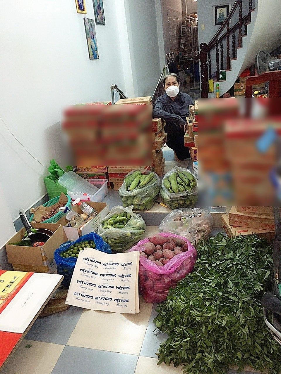 Phía Thuỷ Tiên lên tiếng khi bị đồn mập mờ tiền hỗ trợ Quảng Ngãi; Duy Mạnh chỉ trích thái độ không đồng nhất của một số nghệ sĩ