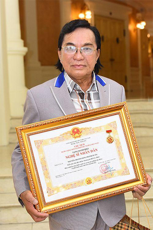 Việt Hương lên tiếng về những tin đồn tiêu cực khi làm từ thiện; Lý do NSND Thanh Tuấn vẫn đi hát hội chợ