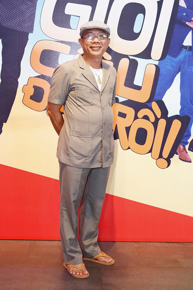 Thủy Tiên - Công Vinh nộp đơn kiện nữ CEO; ca sĩ Siu Black đi làm từ thiện mùa dịch