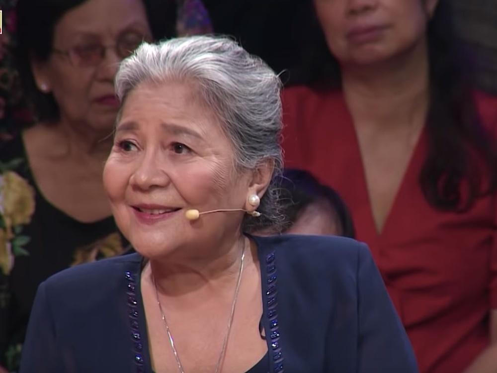 Con gái ruột Phi Nhung chưa thể về Việt Nam chịu tang mẹ; Chi Pu chia sẻ rõ lý do sang Mỹ; Tỷ phú Hoàng Kiều nhận nuôi con nuôi thay Phi Nhung