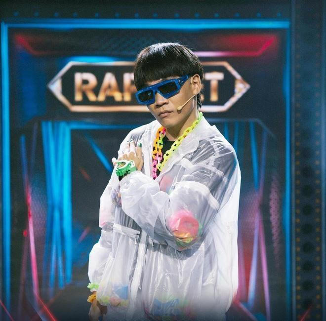 Wowy đáp trả khi bị chê lố lăng tại "Rap Việt" mùa 2; phản ứng của nghệ sĩ Xuân Hinh trước tin đồn ra đi vì đột quỵ