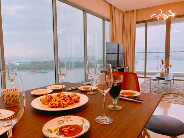 Ngắm căn hộ sang chảnh như khách sạn 5 sao của vợ chồng Trấn Thành - Hari Won