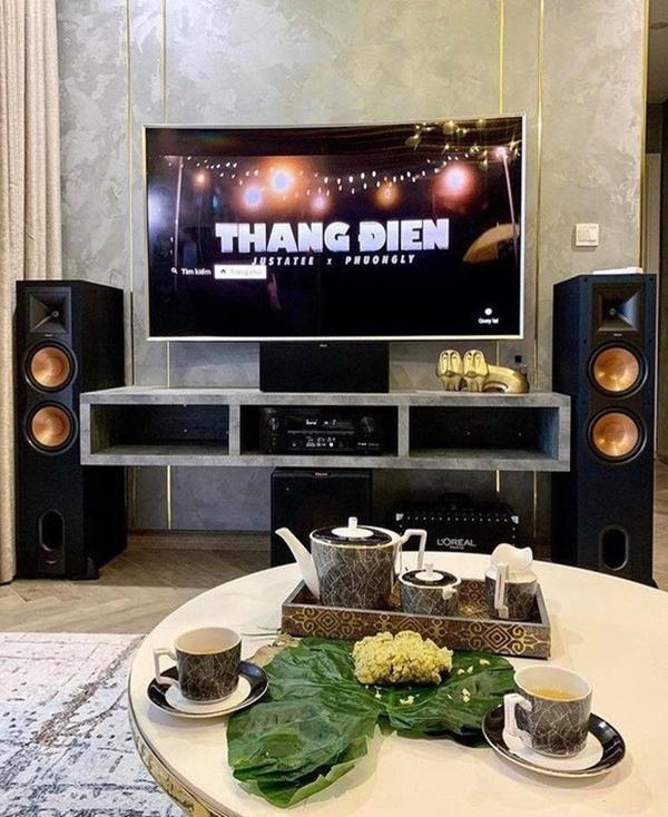 Căn hộ dát toàn đồ hiệu khoe đẳng cấp và độ giàu có của Hoa hậu Kỳ Duyên 