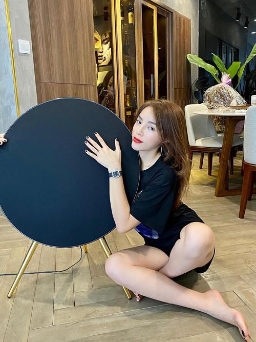 Căn hộ dát toàn đồ hiệu khoe đẳng cấp và độ giàu có của Hoa hậu Kỳ Duyên 