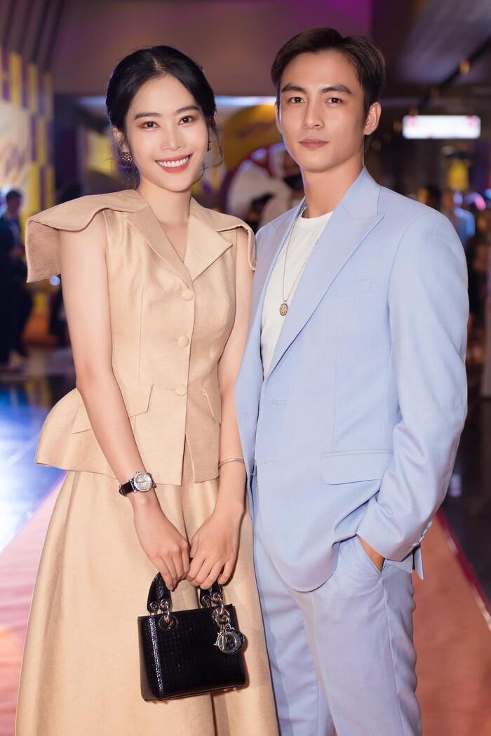 Nam Em tuyên bố không muốn kết hôn sau ồn ào tình cảm với Lãnh Thanh; Trấn Thành xuất hiện với hình ảnh lạ lẫm gây xôn xao 