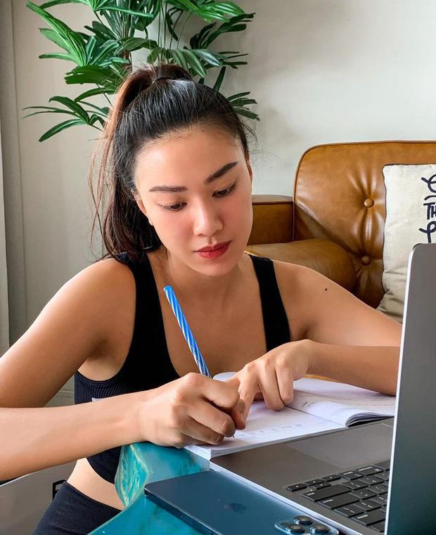 Hồng Vân lên tiếng đính chính các tin đồn về việc sang Mỹ; Á hậu Kim Duyên cải thiện kỹ năng nói tiếng Anh trước thềm dự thi Miss Universe 2021