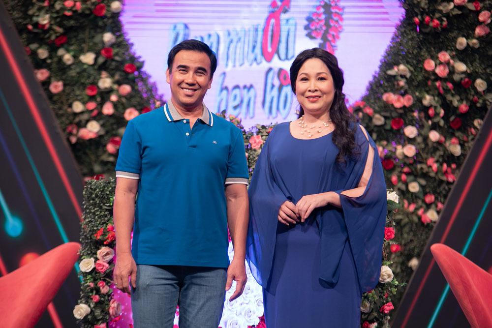 Hồng Vân lên tiếng đính chính các tin đồn về việc sang Mỹ; Á hậu Kim Duyên cải thiện kỹ năng nói tiếng Anh trước thềm dự thi Miss Universe 2021