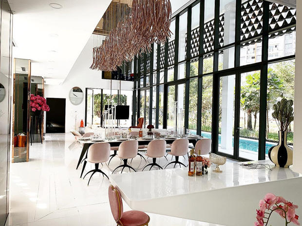 Cận cảnh biệt thự xa hoa của "nữ hoàng nội y" Ngọc Trinh