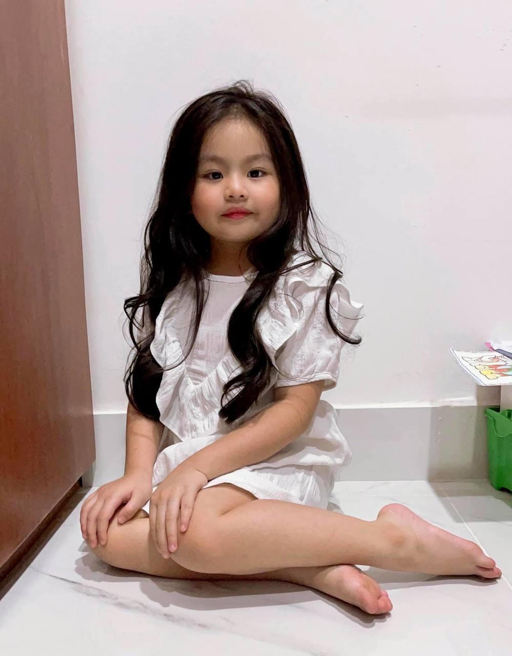  Loạt sao Việt chúc mừng diễn viên Vân Trang hạ sinh cặp sinh đôi