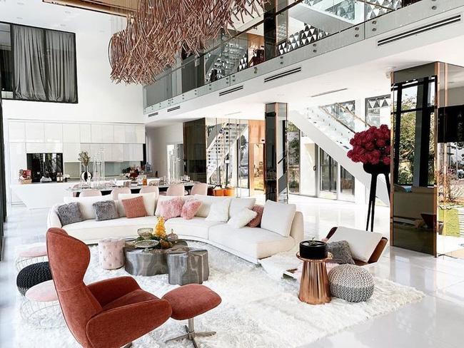 Cận cảnh biệt thự xa hoa của "nữ hoàng nội y" Ngọc Trinh