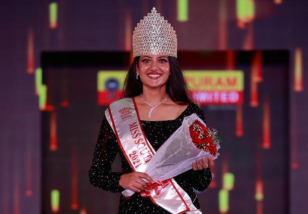 Hoa hậu 25 tuổi và Á hậu 26 tuổi của Ấn Độ cùng qua đời vì tai nạn thảm khốc