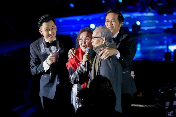 Dương Triệu Vũ tiết lộ tình trạng sức khoẻ đáng lo của NS Hoài Linh; Kim Lý nhắn gửi lời xúc động dành cho Subeo sau sinh nhật 2 em