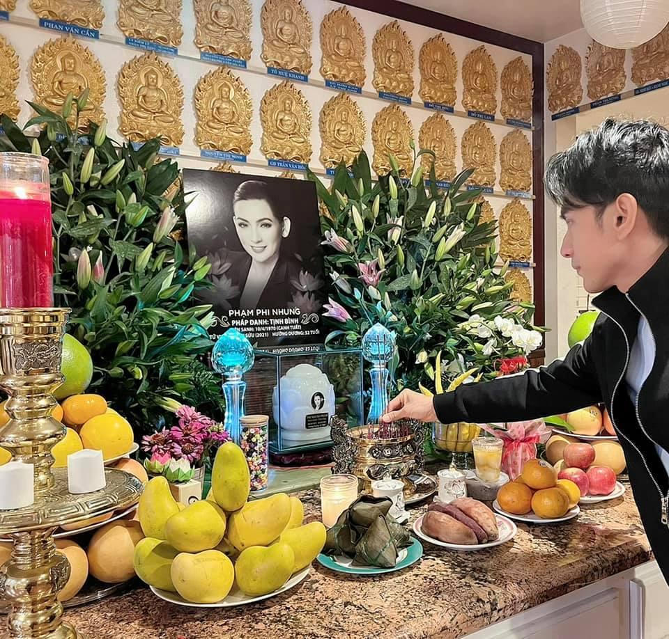 Hoa hậu Đặng Thu Thảo gửi lời cảm ơn chồng cũ và bố mẹ hậu ly hôn, phía ca sĩ Lam Trường lên tiếng trước thông tin đã ly hôn vợ 2