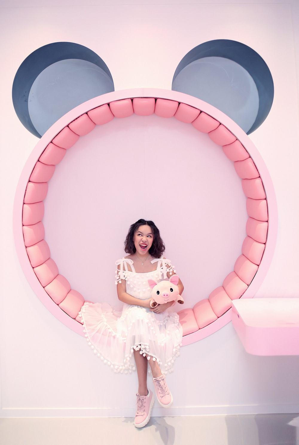 Vợ chồng Việt Hương mừng sinh nhật đầu tiên của con gái ở Việt Nam