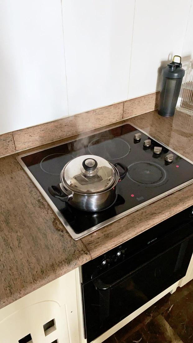 Căn hộ của hoa hậu Mai Phương Thuý đơn giản đến khó tin