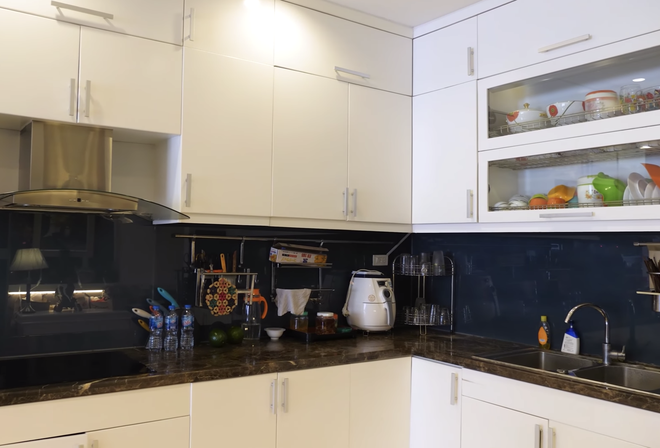 Căn hộ của hoa hậu Mai Phương Thuý đơn giản đến khó tin