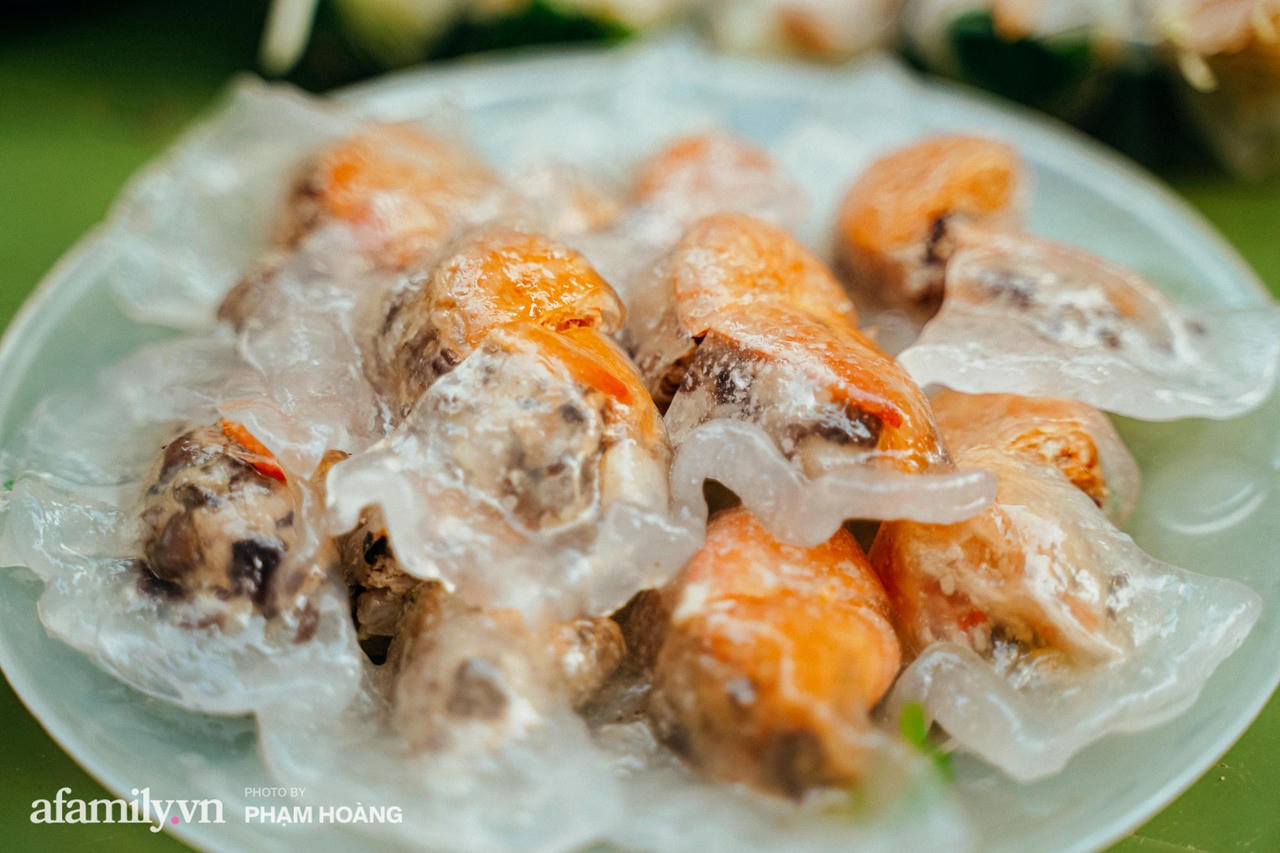 Ngôi chợ lâu đời nhất phố cổ được giới nhà giàu chuộng mua vì toàn đồ chất lượng tươi ngon