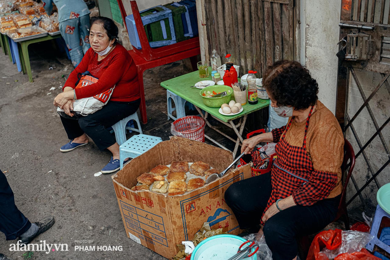 Ngôi chợ lâu đời nhất phố cổ được giới nhà giàu chuộng mua vì toàn đồ chất lượng tươi ngon