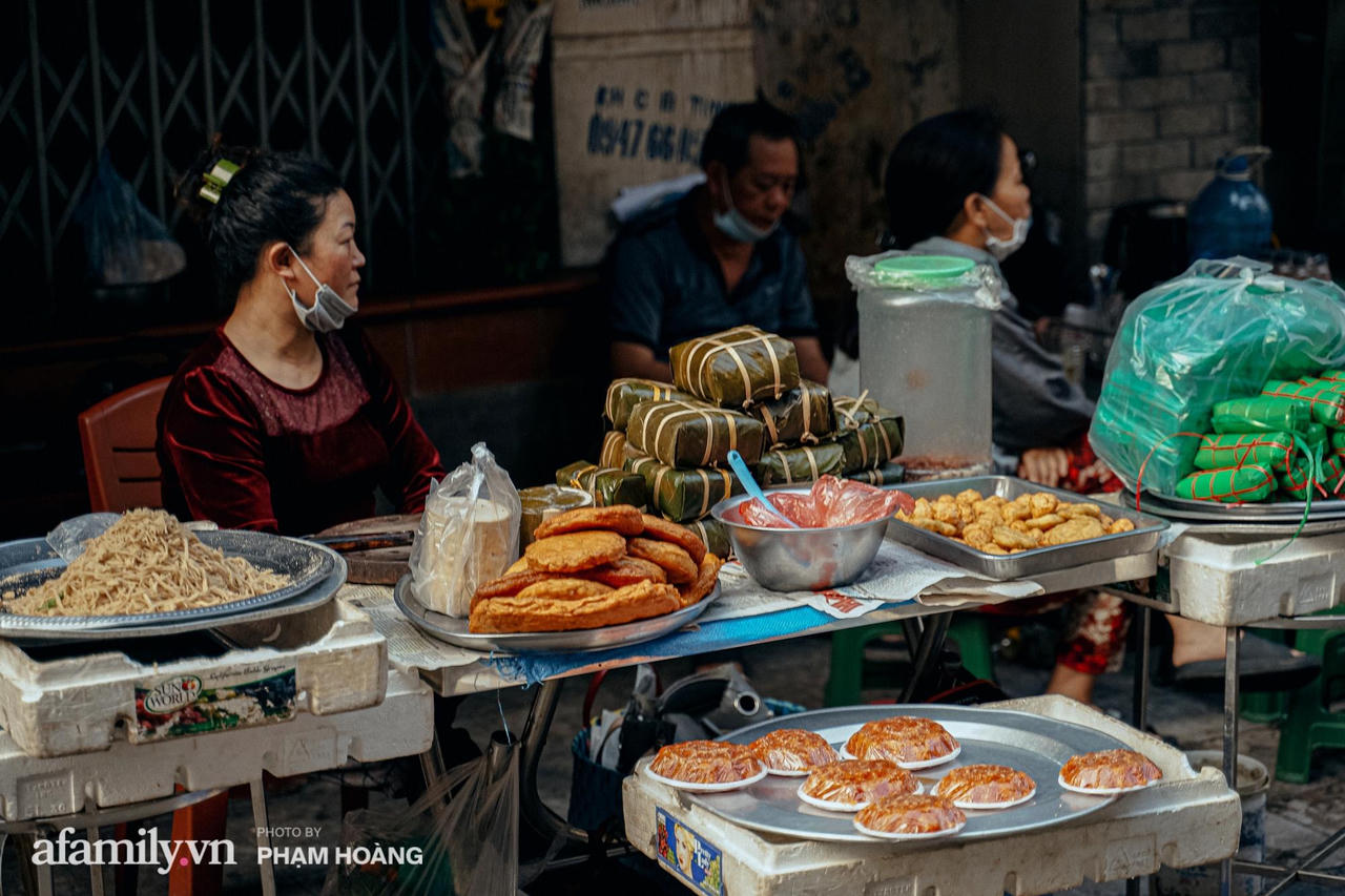 Ngôi chợ lâu đời nhất phố cổ được giới nhà giàu chuộng mua vì toàn đồ chất lượng tươi ngon
