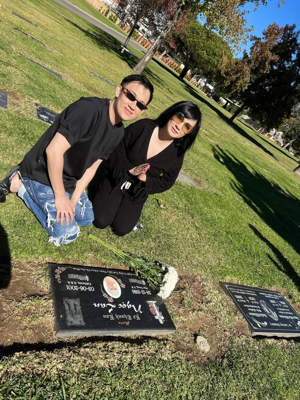 Dương Triệu Vũ sang Mỹ, thay Hoài Linh đến thăm cố nghệ sĩ Chí Tài; con gái ruột lên tiếng đính chính thông tin Phi Nhung còn sống, tổ chức tang lễ giả