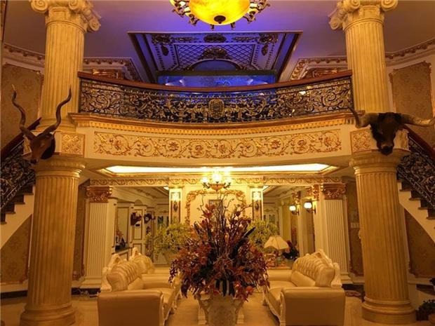 Biệt thự nguy nga như cung điện của Lý Nhã Kỳ