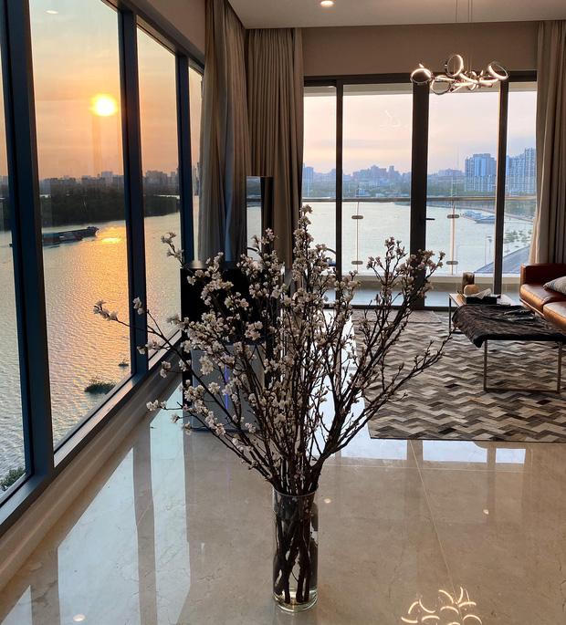 Căn hộ của ca sĩ Lê Hiếu sang chảnh như khách sạn năm sao