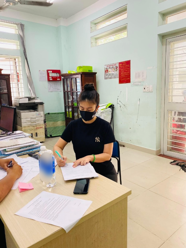 Nhà hàng Kim Thư bị tạt mắm tôm, Phước Sang im lặng về ồn ào nợ nần; Hồ Ngọc Hà tổ chức sinh nhật bất ngờ cho Kim Lý