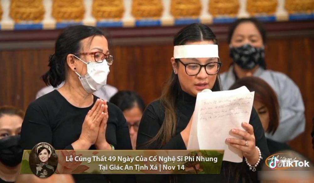 Con gái Phi Nhung xúc động gửi lời nhắn cho mẹ trong lễ 49 ngày