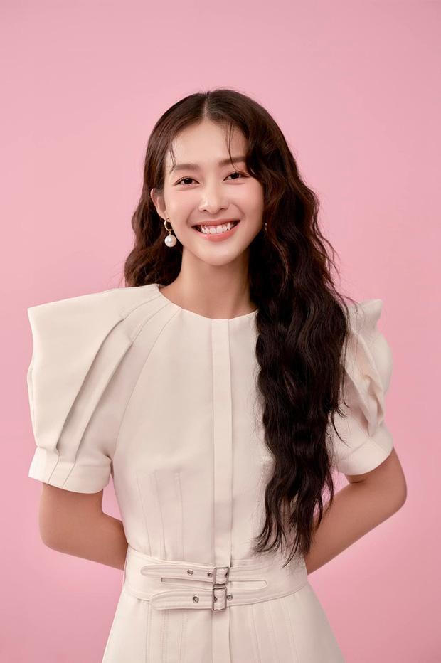 Khả Ngân thông báo về chuyện "đang yêu" Thanh Sơn, nhiều sao Việt đến viếng 49 ngày cố ca sĩ Phi Nhung