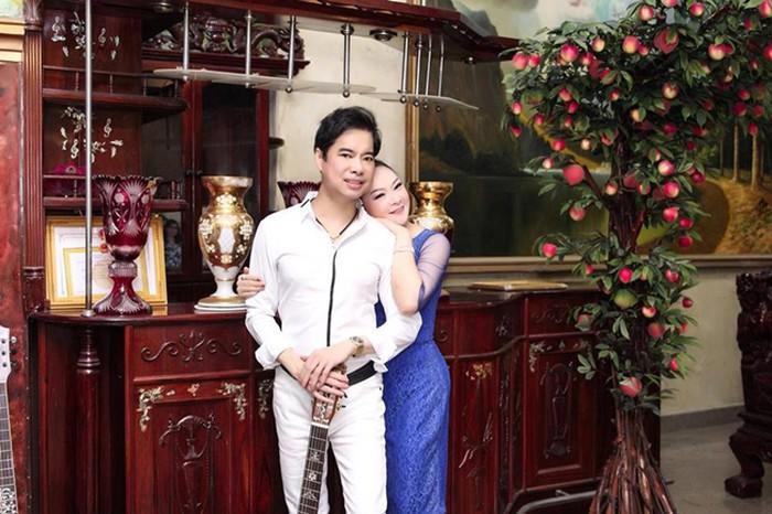 Biệt thự dát vàng "độc nhất vô nhị" của danh ca Ngọc Sơn