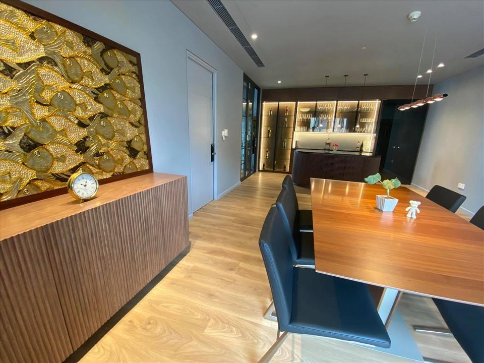 Ngắm căn penthouse rộng 260m2 của diễn viên Thành Trung