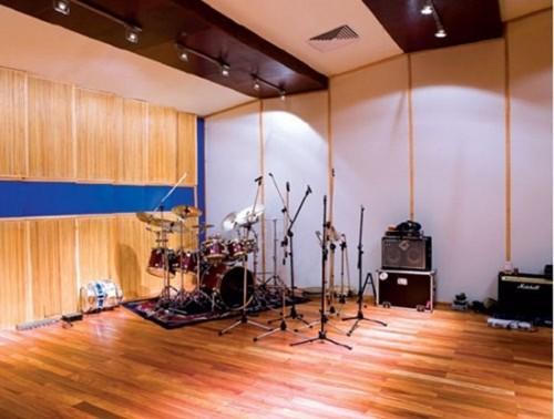 Chiêm ngưỡng biệt thự triệu đô xanh mát của gia đình ca sĩ Mỹ Linh