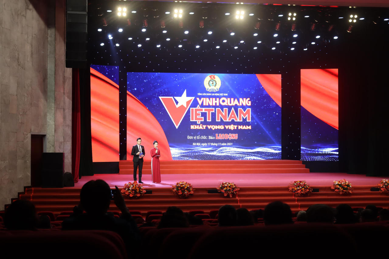 Chương trình Vinh quang Việt Nam 2021: Tôn vinh những điển hình tiên tiến 