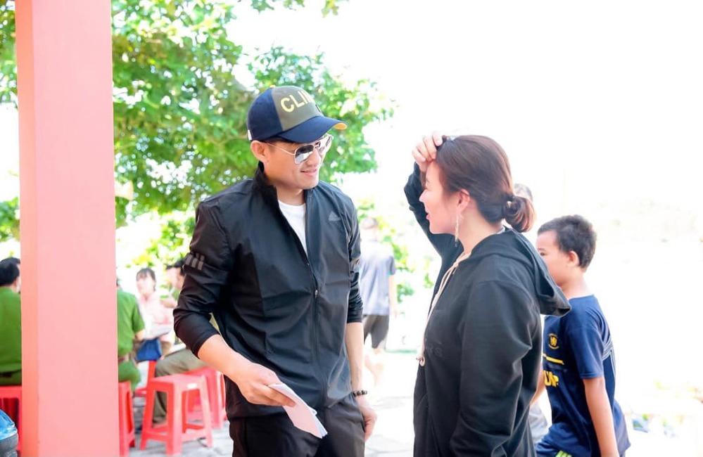 Cuộc sống viên mãn của diễn viên Quý Bình cùng bà xã đại gia