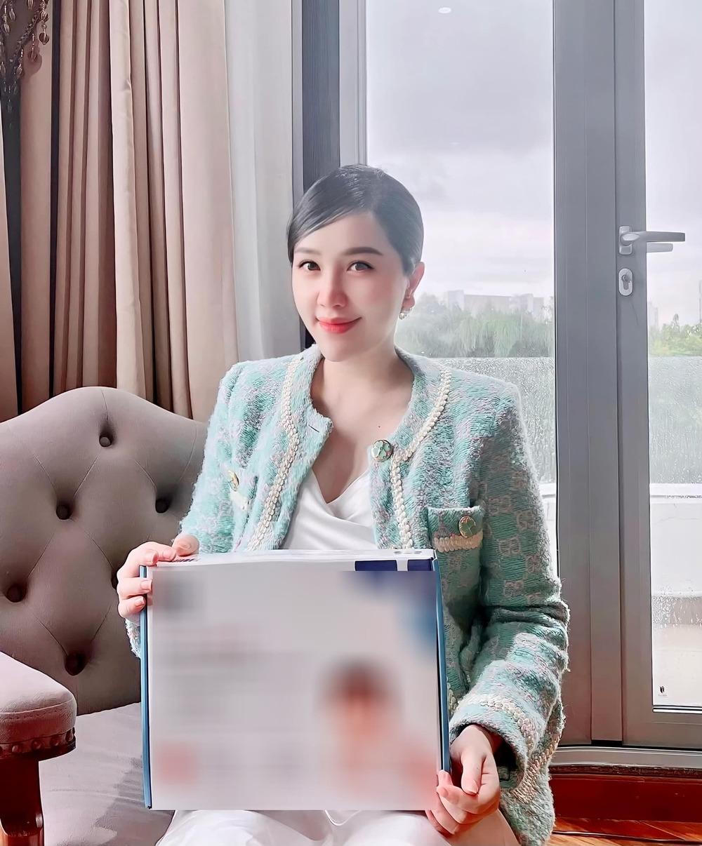 Đàm Vĩnh Hưng hội ngộ dàn sao Làn Sóng Xanh tại Mỹ; Bảo Thy tái xuất hậu sinh con đầu lòng