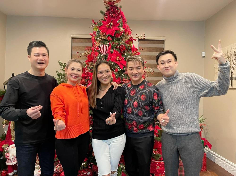 Đàm Vĩnh Hưng hội ngộ dàn sao Làn Sóng Xanh tại Mỹ; Bảo Thy tái xuất hậu sinh con đầu lòng