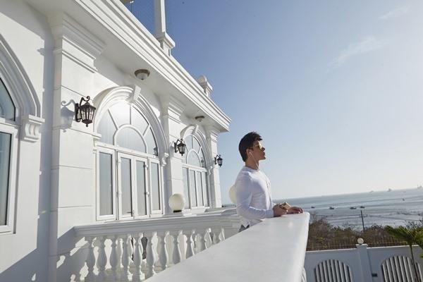 Biệt thự 600 tỉ, view biển, ở Vũng Tàu của ca sĩ Nathan Lee