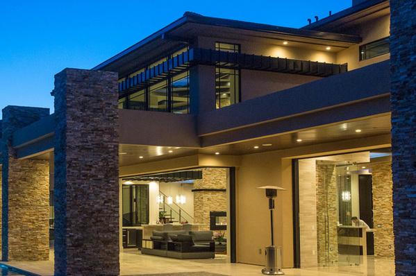 Cận cảnh cơ ngơi 4.000m2 của Đan Trường ở đất Mỹ